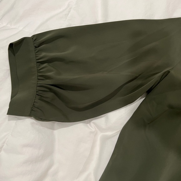 NWT Women’s Olive Green Chiffon Blouse - Picture 4 of 4